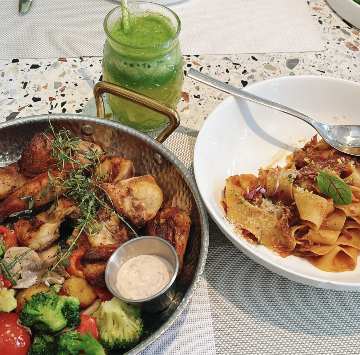 usw3ei2nzpu's tweet photo. Nutritious meals after exercise are also essential, and reasonable collocation will get twice the result with half the effort.💪👏    #fitnessgirl  #Health  #exercise https://t.co/jbptwHFzKO