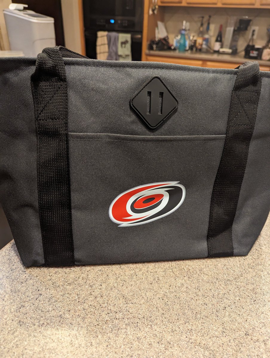StillTheRESA's tweet photo. @canesin6AP @Canes wait??? mine has the logo upside down...WTF https://t.co/HCu3XvCNdh