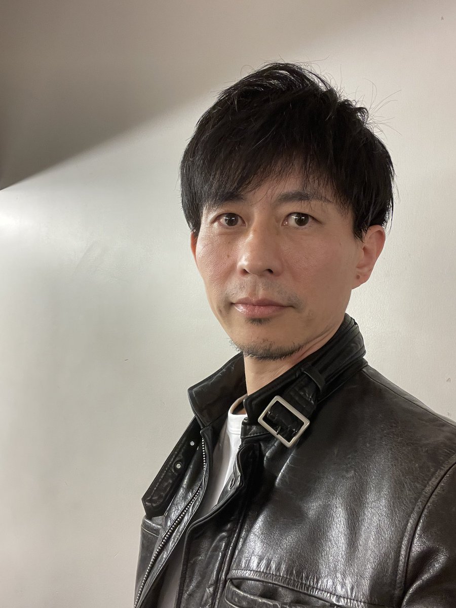 AsadaKyouya's tweet photo. キョウヤです
先日の
#CallbackTokyo
musical show case live
「It’s Time To Change!」
を終え
キョウヤ冬の陣2023
無事閉幕!(笑)
ありがとうございました!
ロジャー風の革ジャンで、マークを歌わせていただきました♪
#舩山智香子 #高橋伶奈 #西尾真由子 #本多玲菜 #広田勇二 #吉岡里奈 https://t.co/c6nWvpvpLc