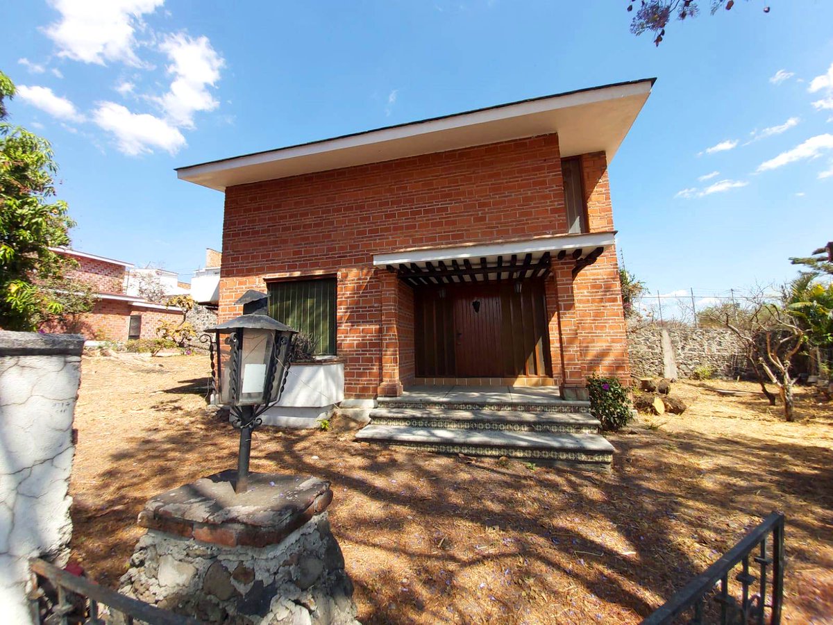 highkeyrealtymx's tweet photo. 🏠☀️Por un precio de venta de $3,000,000, ¡escápate del frío y comienza tu hogar ideal en #Oaxtepec #Morelos!
✅Casa en Quinta con #3recámaras y construcción de 180m2. Ideal para vivir en armonía y tranquilidad.
📲5529494022 
#CasaEnVenta #Alberca #HighKeyRealEstate #BienesRaíces https://t.co/OIVKUCHWWy