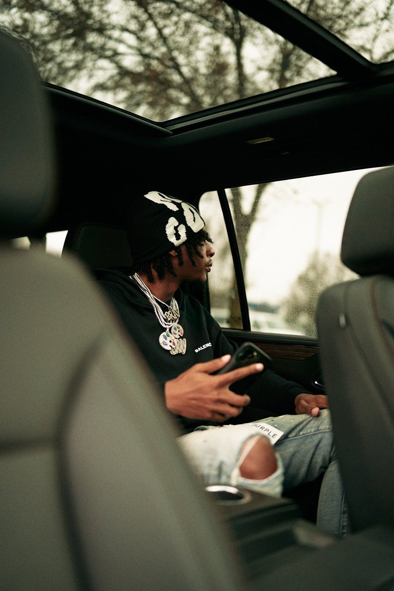 BrayTheReal's tweet photo. livin’ is a MUST , I keep a glizzy under my armpit #2️⃣5️⃣ TODAY https://t.co/1lDlwokHim