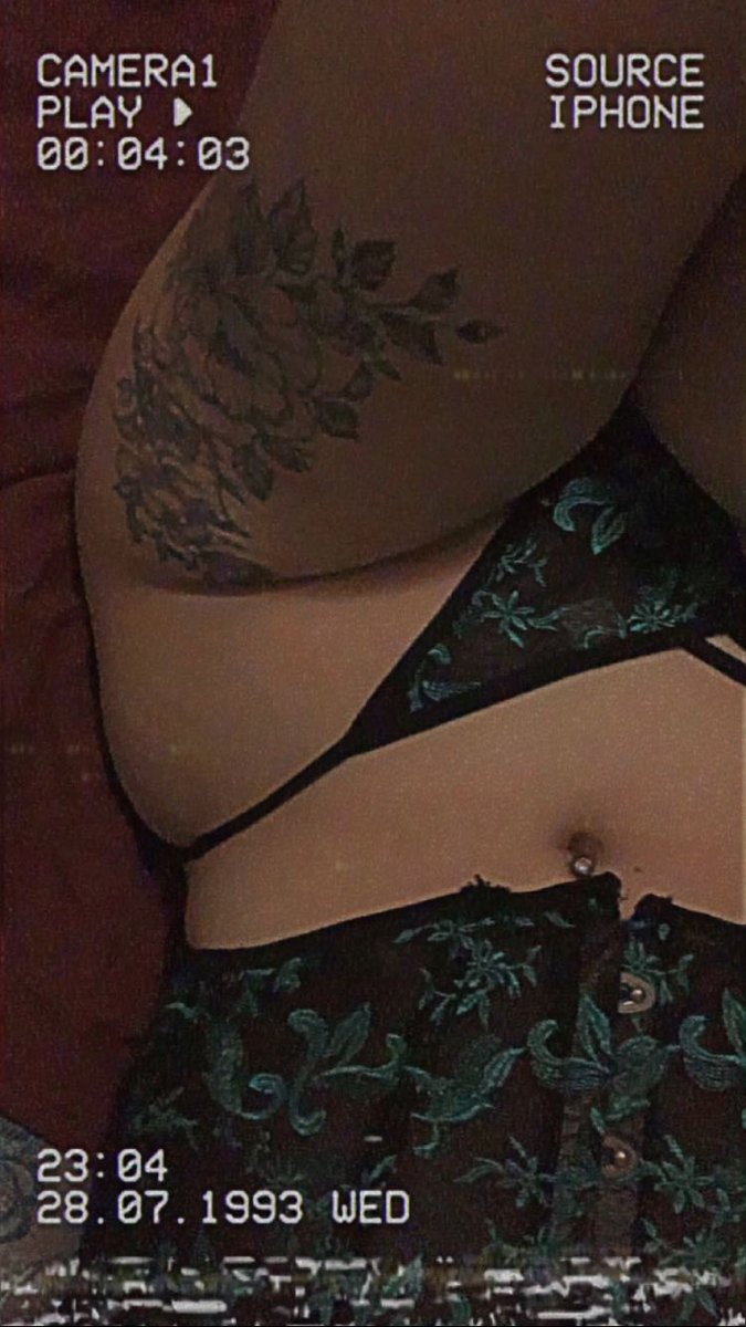 I’m bored and I need a piggie loser to drain 😒……..Approach correctly with your wallets open 💰🤑

#findom #sissy4bnwo #paypig #sissy