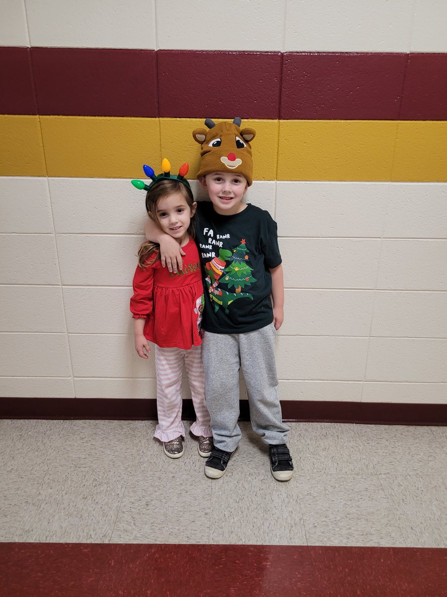 HUB_tigers's tweet photo. #HUBfamily 🎄🎁🎅 https://t.co/6nLgfuYqBm