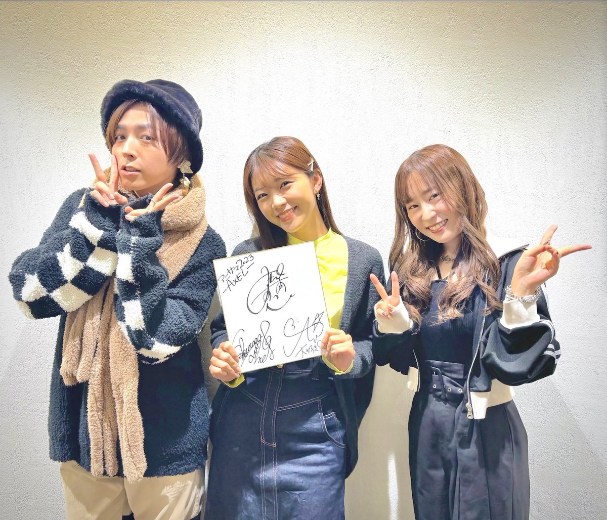 DAY1副音声出演の #蒼井翔太 & #櫻川めぐ & #三森すずこ サイン入り