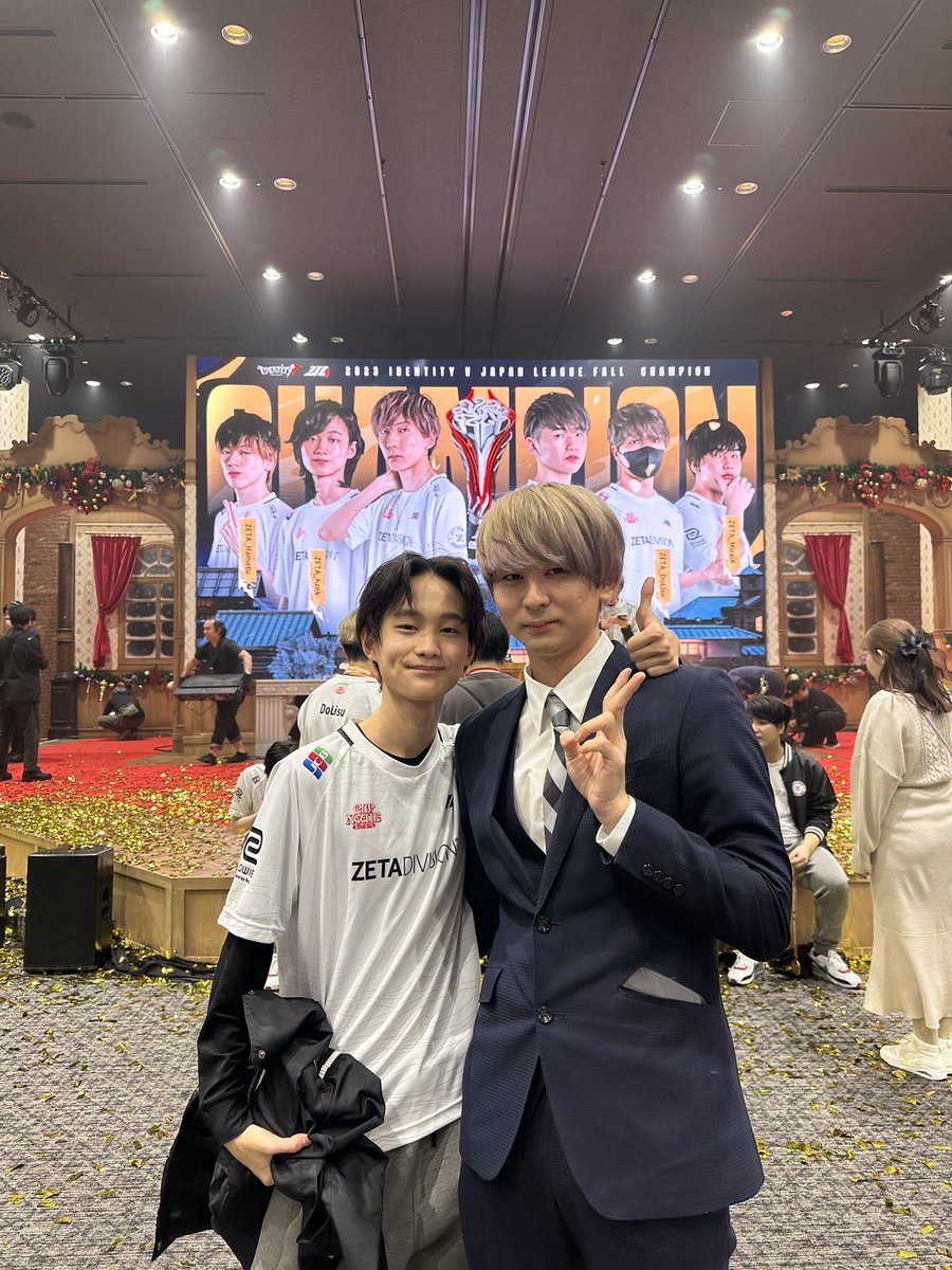 Kokua__games's tweet photo. そしてキャスターでも紹介していました、かわいい・かっこいい・上手い全てを持っていると紹介させていただいた、かず猫くんと夏季同様写真撮って頂きました(T ^ T)
幸せでしたね。
coa日本予選頑張ります！って伝えました！
psかず猫くんへ、達人観戦で本当めっちゃくちゃ見てます！ https://t.co/pZhzegS5Qy