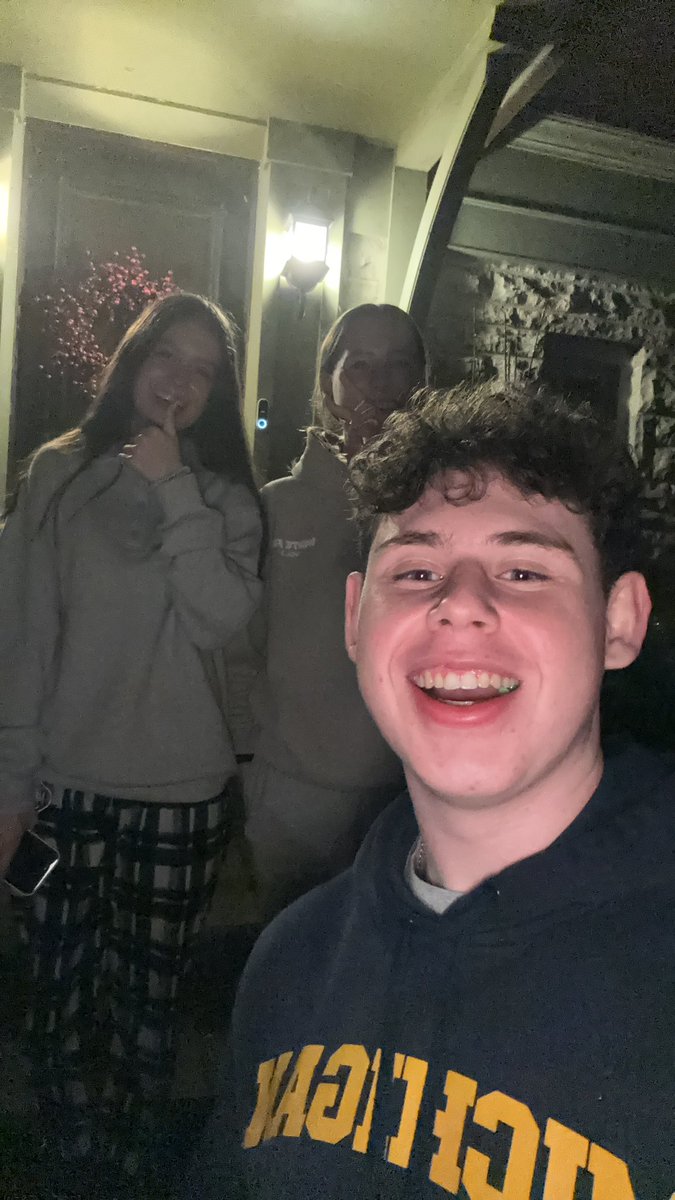 bendumchin's tweet photo. Boxing Day squad @ruby_wovenden https://t.co/AbMOxHOLPm