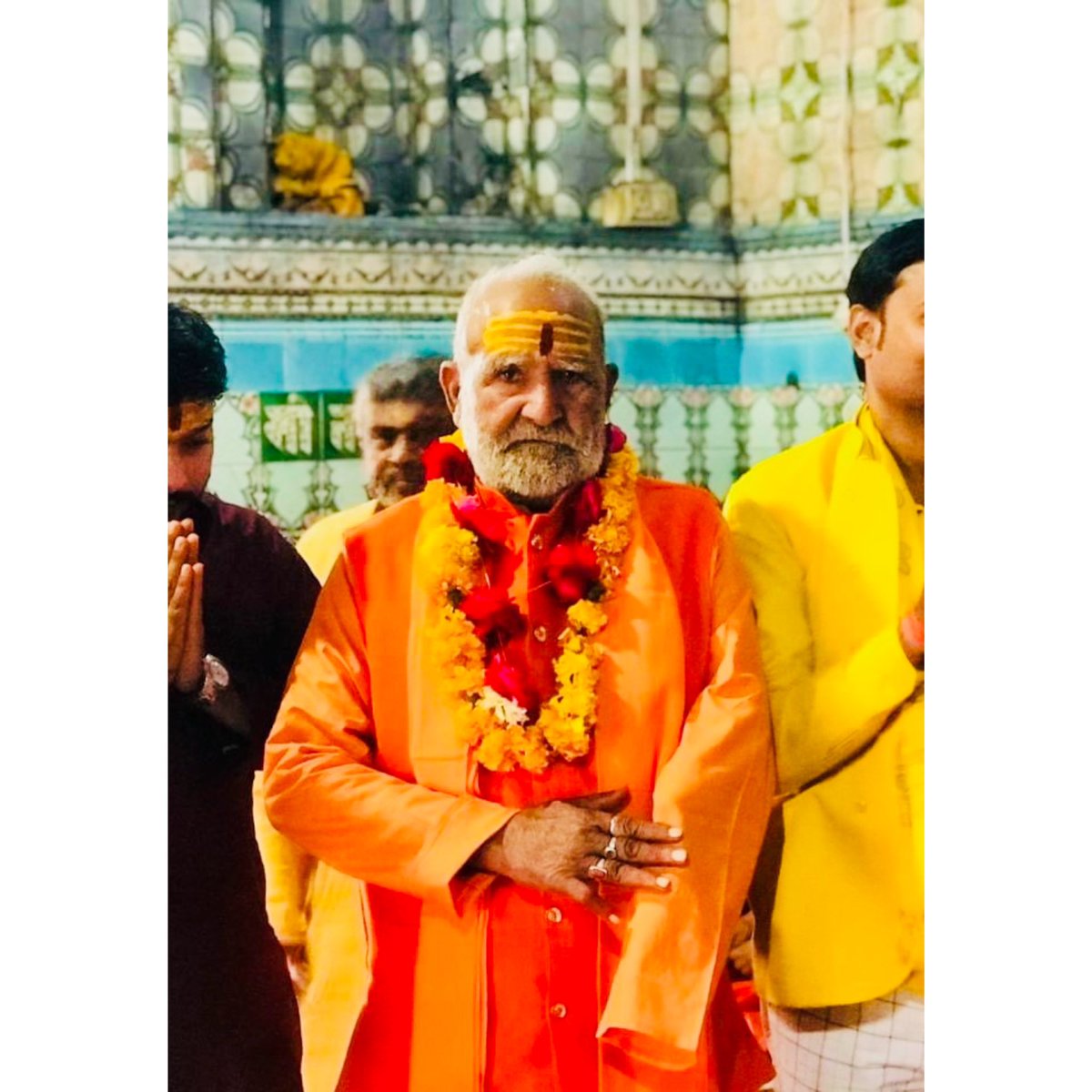 bjp_anuragdixit's tweet photo. त्याग दी थी सब कामना निष्काम बनने के लिए राम ने क्या कुछ नही खोया था श्रीराम बनने के लिए ——
    - स्व0 बाबा पंडित सुंदरलाल दीक्षित जी❤️🙏 https://t.co/SgDd8d4PQo