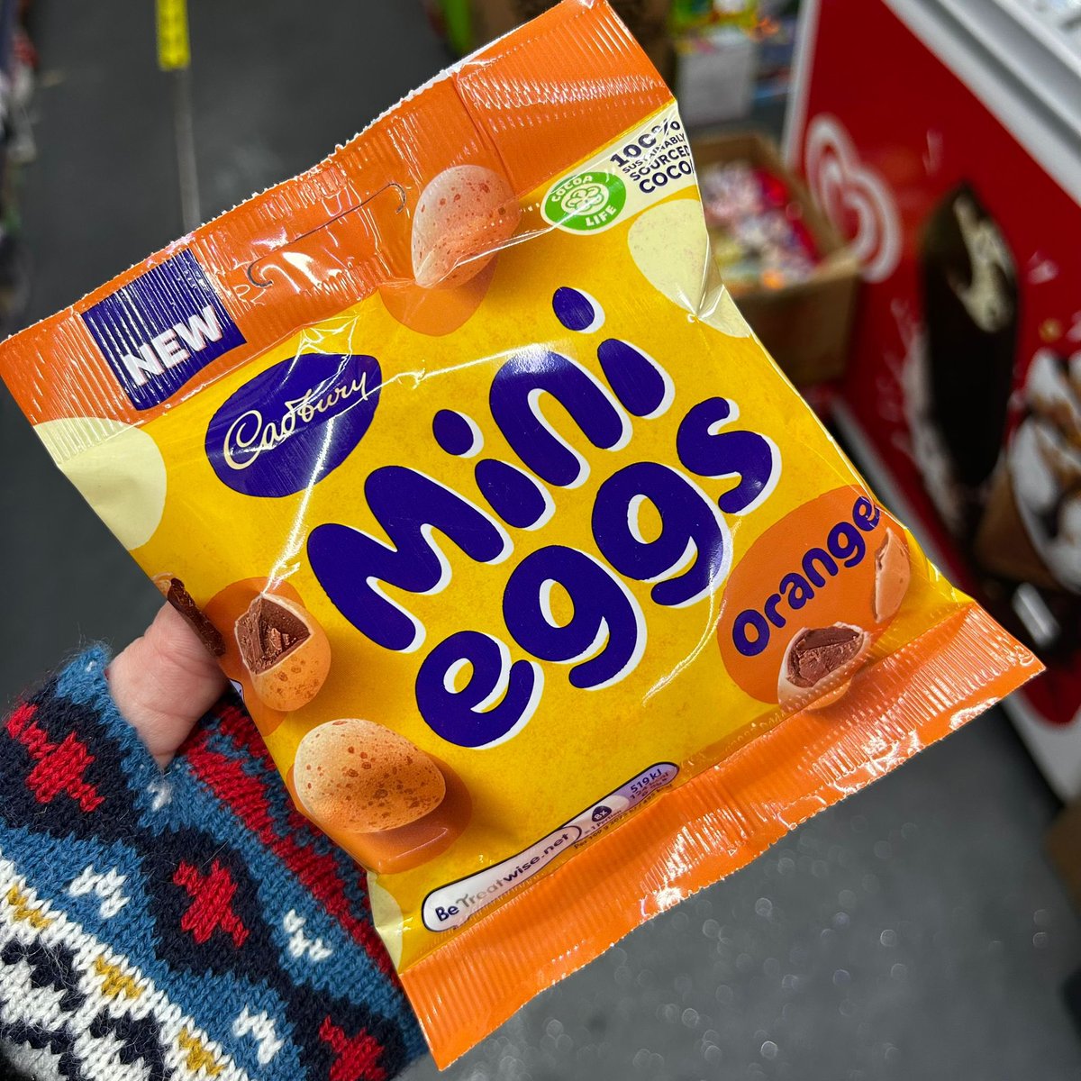 Orange Mini Eggs! 🐣🧡 At the Post Office @cadburyuk #cadbury #minieggs #chocolate #orangechocolate #orange #orangeminieggs #easter #eastereggs #new #wellthisisnew