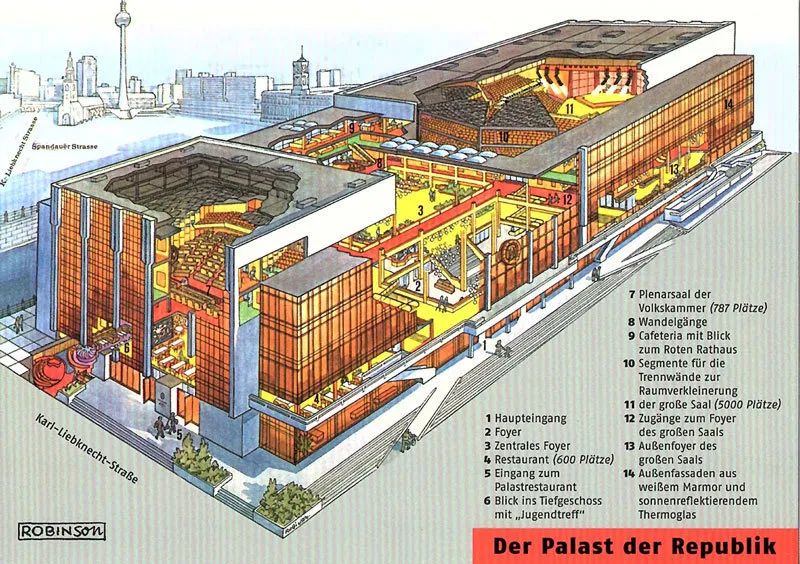 Der #PalastderRepublik wurde zwischen 1973 und 1976. Der Kleine Saal des Palastes war Sitz der #Volkskammer. Im großen Saal wurden u.a. viele Ausgaben der #DDR-Fernsehunterhaltungssendung #EinKesselBuntes aufgezeichnet.
#GDR #Ostalgie #EastGermany