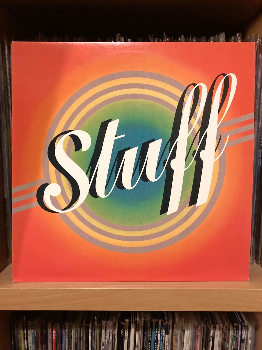 本日が年内の仕事が最終日ですのでちょっとご褒美に、先日も息子と一緒に楽しんだStuffを爆音中🎵 彼はHow Long Will It Lastがかっこいい！と言っておりました。私も全く同感です！！明日からバタバタしますので今年最後のレコになりそうです。少し早いですが皆様良いお年をお迎えください！