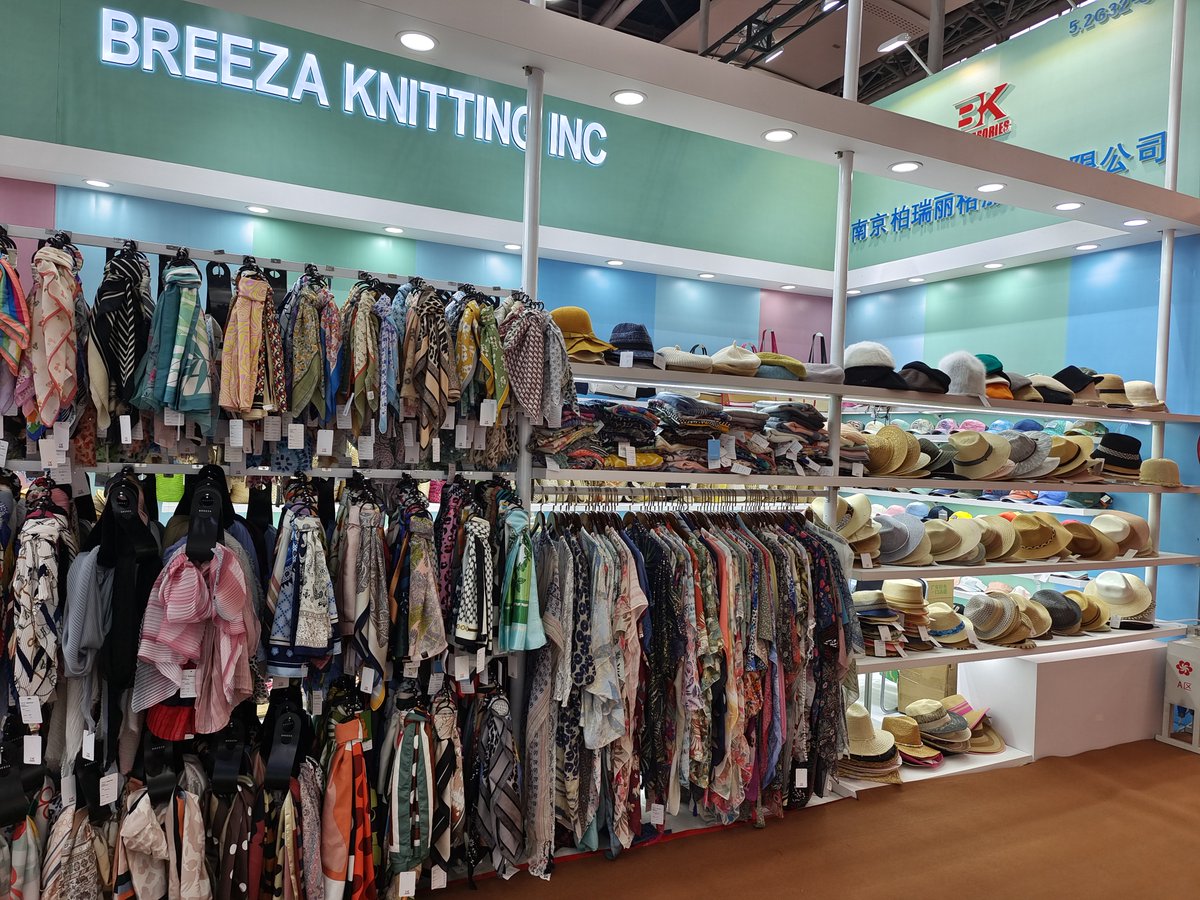 njciec10862's tweet image. Breeza Knitting Inc.
Twice a year, BK collects and develops about 1000 new styles covering above lines for customers’ selection,  BK’s customers could always find what they want for the next new seasons.  
#Knitwear #SampleDevelopment #OrderExecution #QualityControl