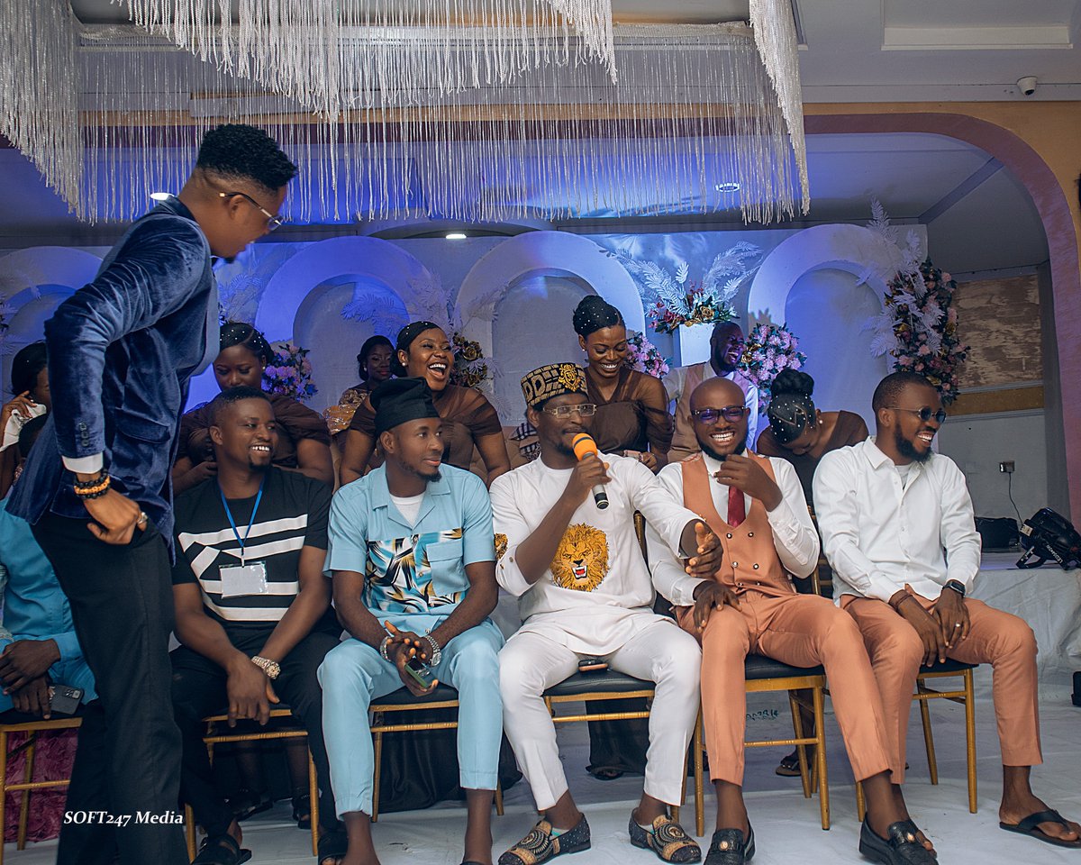 princewisdom_'s tweet photo. Guess what he was saying? 😂 And win festive giveaway from me instantly😝

Creating signature moments you won't forget in a hurry, that's me.

📷: @soft247media_weddings
MC: @princewisdom_

#NigeriaspremiumMc #PremiumMc #Nigeriaweddings #Masterofceremonies #Weddinggames #games https://t.co/S88IjyCjB7