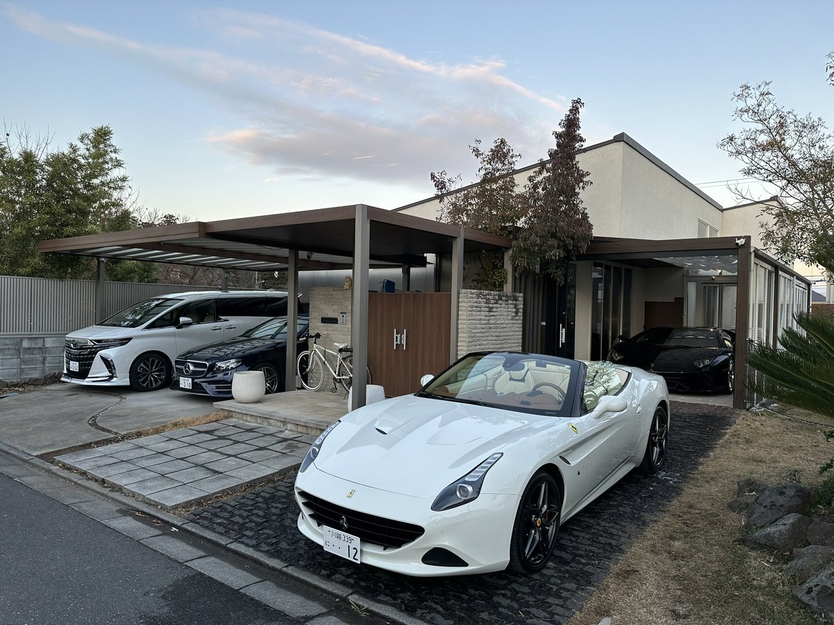 individual_osa's tweet photo. 初フェラーリ㊗️
カリフォルニアT納車🎶
今年心に決めた、ランボとフェラーリを同時に所有の目標を達成‼️
次の目標は… https://t.co/JHl3tDTCat