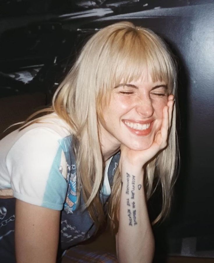 Pcharts's tweet photo. Happy birthday to our mom, Hayley! https://t.co/nkicyf3kHL