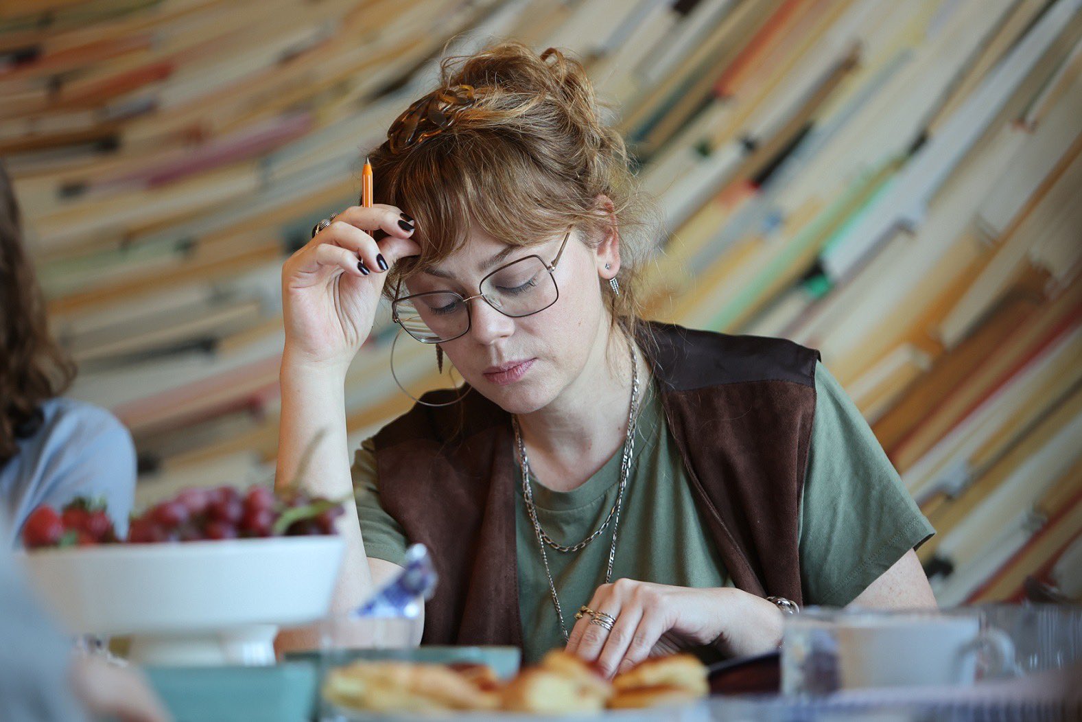 Televizyon Dünyası on X: "#BahardanÖnce dizisinin Konusu; Bahar (Demet Evgar),  ölümle karşı karşıya geldiğinde dışarıdan 'kusursuz' görünen ailesinin  özellikle de Timur'un (Mehmet Yılmaz Ak) başka bir yüzüyle karşılaşacak.  Bahar'ın karaciğer yetmezliği ...