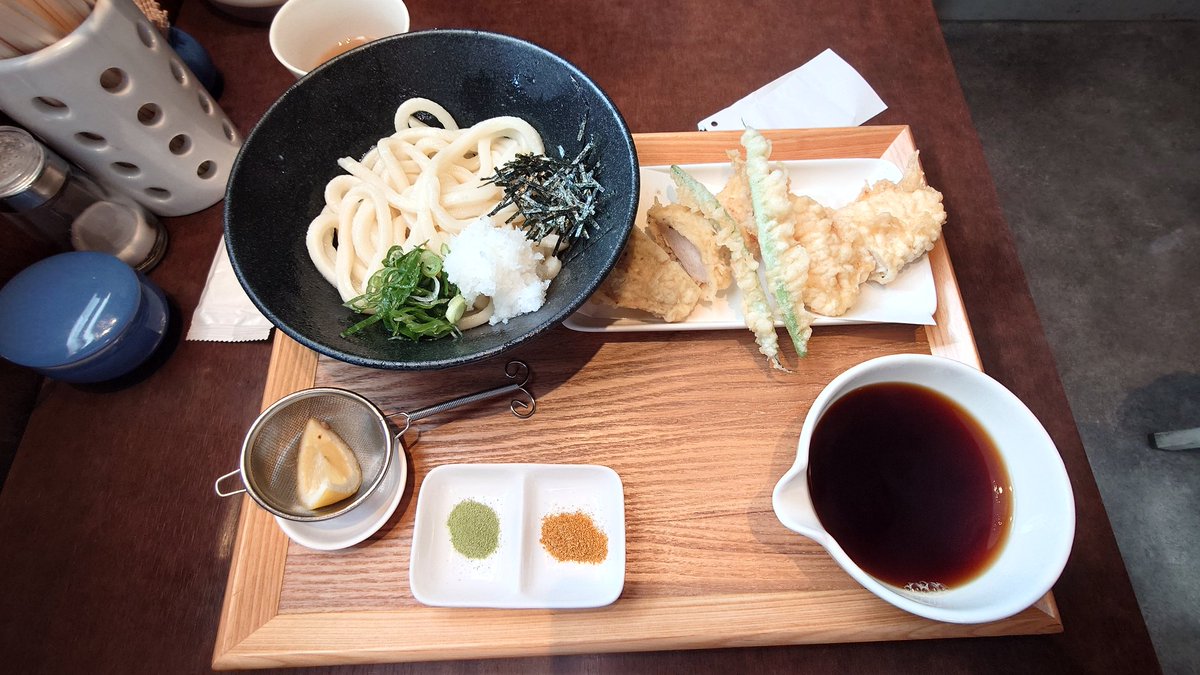 revognese's tweet photo. うどんもとり天も、文句なしに美味い❗

讃岐うどん いってつ
大阪府大阪狭山市茱萸木3丁目245-1 
https://t.co/7tqUY2MgbP https://t.co/r8jtHxu5ri