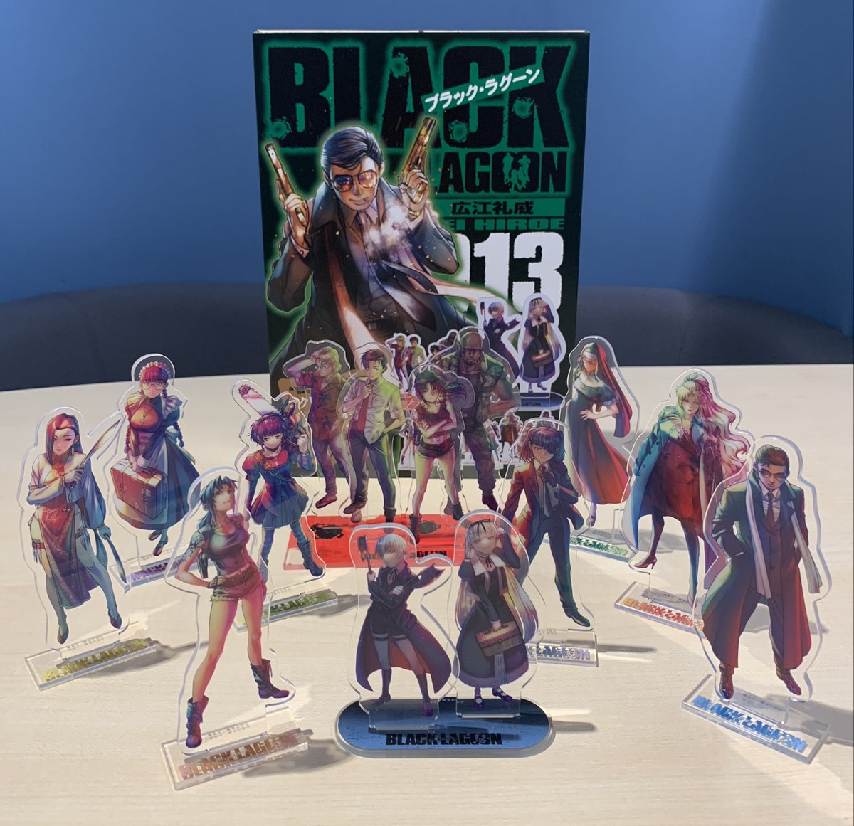 BLACK LAGOON』最新第13集は、 ミスター張がカバーに登場！！ アクリル