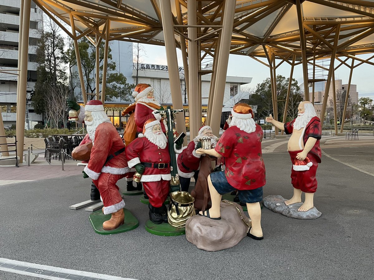 nankonyan's tweet photo. 昨日ですが
やっと乗れたむすび丸ジェット

クリスマス後の広島の様子です https://t.co/RPsCW8l5JG