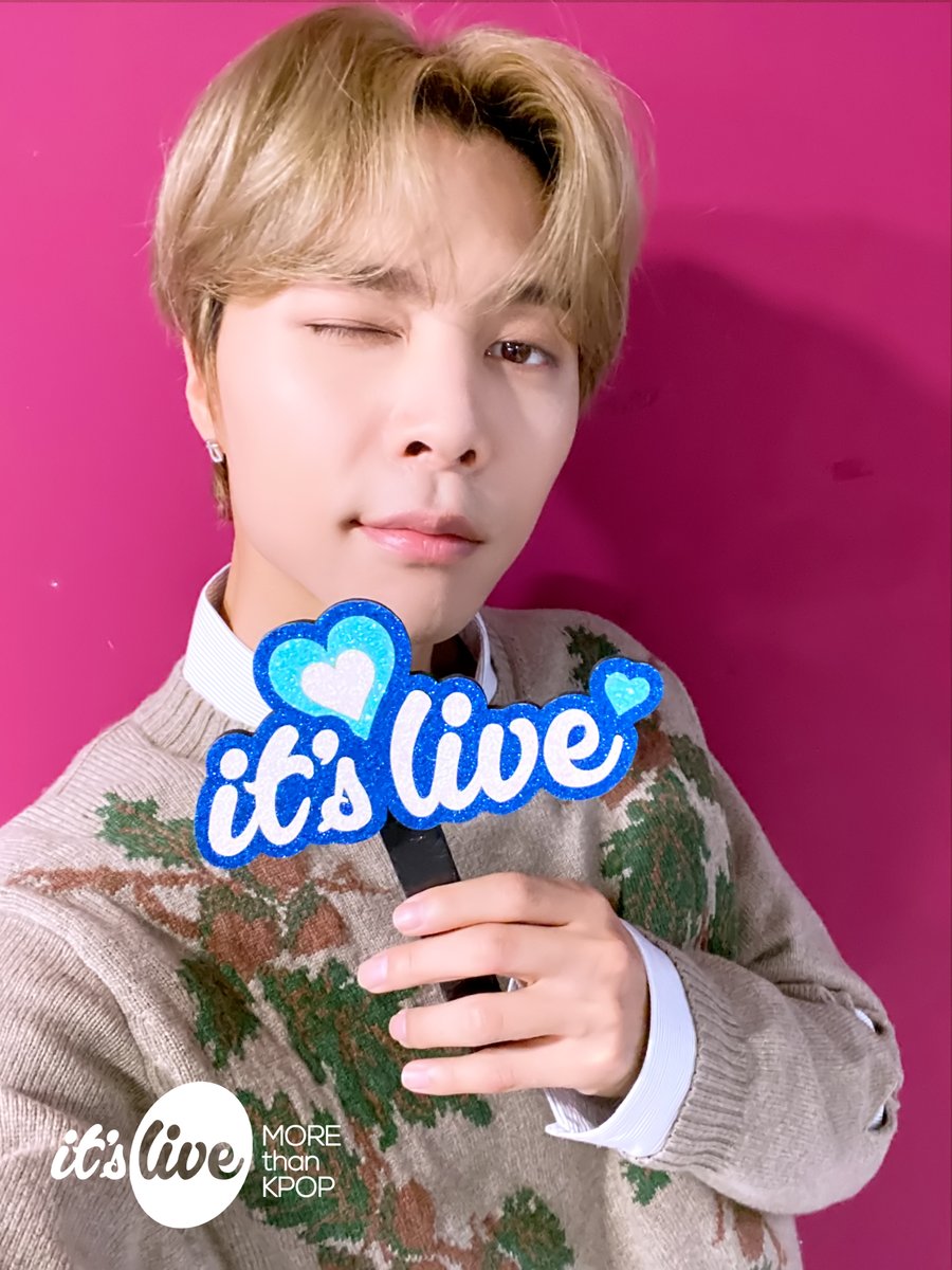 itsLIVEofficial's tweet photo. #NCT127 의 #잇츠라이브 가 잠시 후 5시에 시작됩니다!📸
유튜브 it's Live 채널에서 최초공개로 만나보세요!
‘#BeThereForMe’ 밴드 라이브 보면서 실시간 채팅 같이 달려요💚

#엔시티127 - Be There For Me (Band Ver.)
Premieres on Youtube 'it's Live' Channel at 5PM KST TODAY! https://t.co/2B5bmmt141