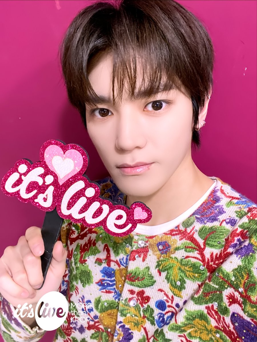 itsLIVEofficial's tweet photo. #NCT127 의 #잇츠라이브 가 잠시 후 5시에 시작됩니다!📸
유튜브 it's Live 채널에서 최초공개로 만나보세요!
‘#BeThereForMe’ 밴드 라이브 보면서 실시간 채팅 같이 달려요💚

#엔시티127 - Be There For Me (Band Ver.)
Premieres on Youtube 'it's Live' Channel at 5PM KST TODAY! https://t.co/2B5bmmt141