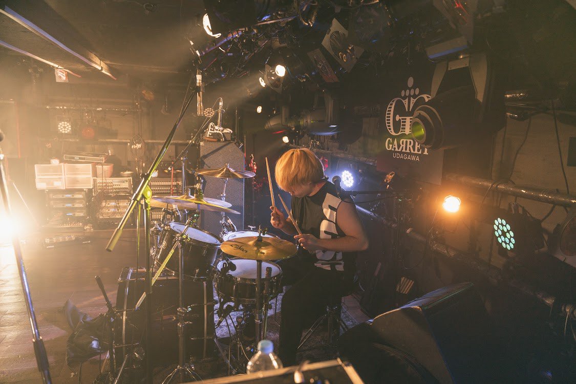 TCI_official_JP's tweet photo. 渋谷CYCLONE&amp;GARRET
2 VENUES CIRCUIT EVENT

SHIBUYA CYCLONE YEAR END SPECIAL!! -DAY2-

毎年ありがとうございます！

-SET LIST-
1.TAKE ME HOME
2.NIGHTMARE
3.CHANGING MY SHAPE
4.MORE THAN EVER
5.OVERCOME
6.EVERYTHING

Photo by @dim_photo 

#THECHAOSINSIDE #ケイオス #CYCLONEANDGARRET https://t.co/4kiZG9ec05