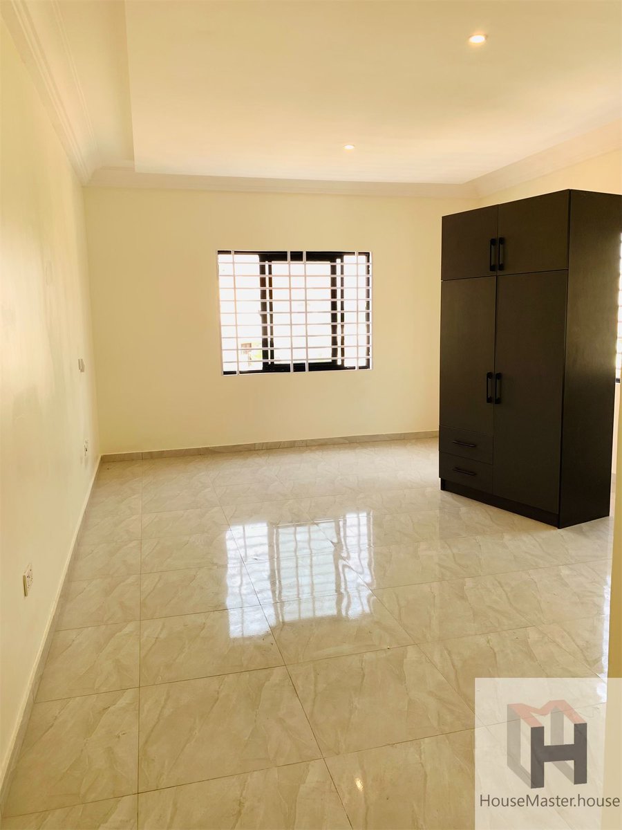Just Listed 
Newly Built 2 Bedroom Apartment Available For Rent In Spintex. 
* Very good access road
* Spacious rooms 
* Onsite security 

For rental price and further details kindly reach us via
☎️ +233243856807 (WhatsApp/Call)
Feel free to DM 👍🏾

#Promiseland23