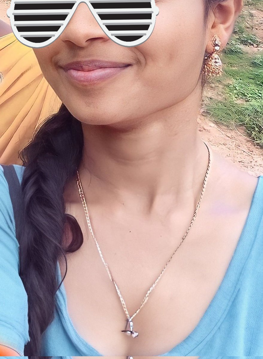 Follower frnd munda sariyana piece ah iruka aripedutha punda iva ivaloda ex bf ivala kathara kathara oththu thallirukan mundaium salikama ool vangi njoy panniruka ippo theavudiya punda aripula suththitu iruka ivala katti vachu doggy la oththu iva arippa adakanum