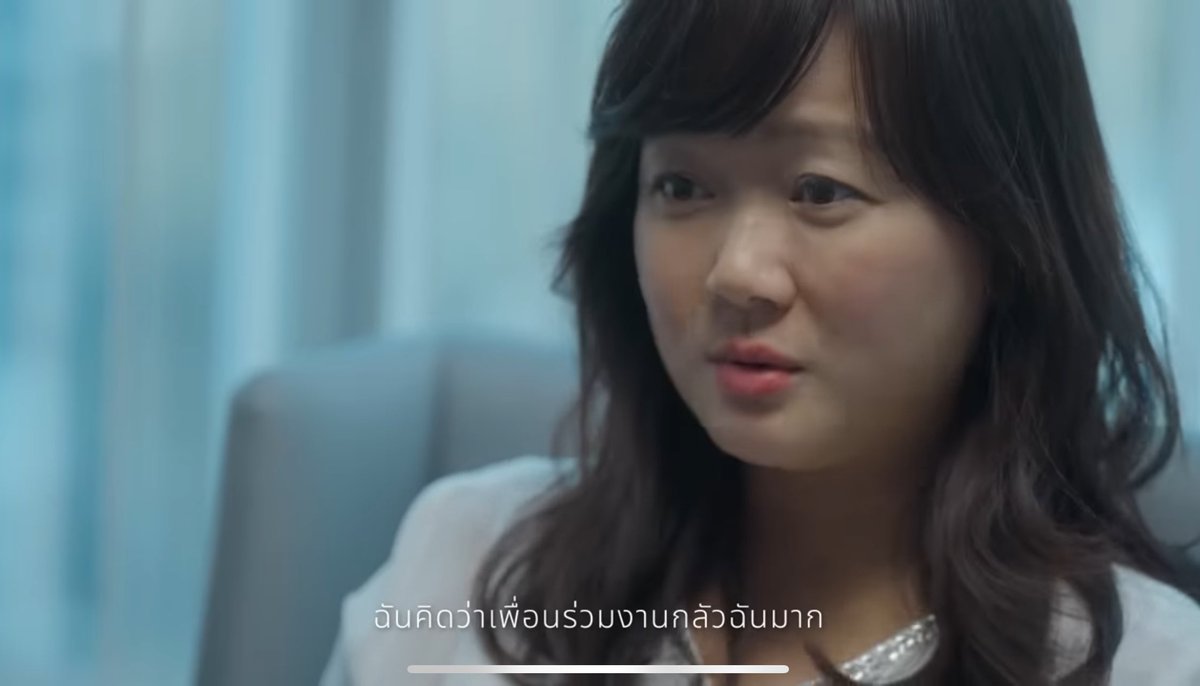 moonmoonreview's tweet photo. ดูคลิป LH Bank แล้วเข้าใจเลยอะ  การทำงานในออฟฟิศที่มีคน 2 วัฒนธรรม แรกๆจะเห็นข้อเสียเยอะหน่อยเพราะต่างคนต่างวัฒนธรรม ไม่ใช่แค่องค์กรนะ แต่มาจากคนละประเทศกันเลย ตอนแรกคนไทยก็จะรู้สึกว่าคนไต้หวันซีเรียส แต่พอทุกคนปรับตัว เอาข้อดีของอีกฝั่งมาปรับเข้าด้วยกัน คนไทยก็ได้พัฒนาการทำงานจากคนไต้หวัน ข้อดีเยอะกว่าข้อเสียทันที ดูแล้วเอามาปรับใช้ในการทำงานของตัวเองได้เลยอะ ชอบ
#เพราะทุกคนคือครอบครัว #wearefamily