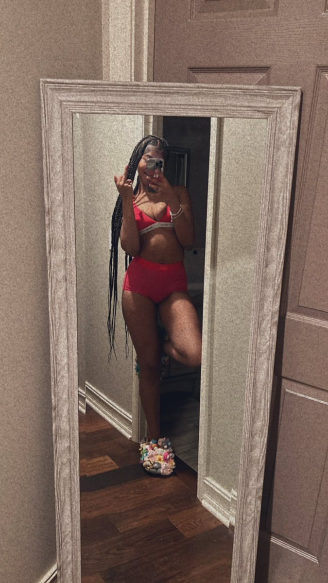 alizahdenisee's tweet photo. tall asf 😂😍😍 https://t.co/uk4qcePU8X