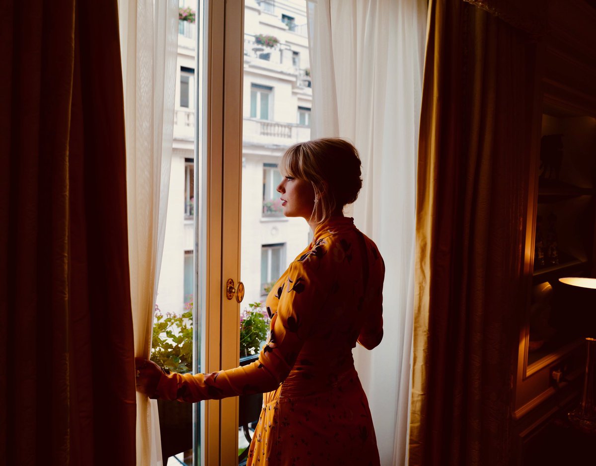 Taylor Swift tweet media