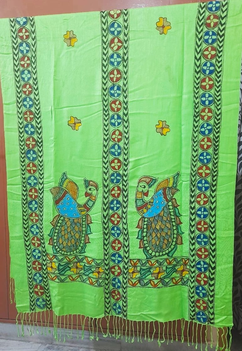 mithilakritihub's tweet photo. 👩👩 सुप्रभात 👩👩
💮💮Woollen stole designed and decorated with motifs of mithilaart for girls/women.
#woollen #stole #stolesandscarves #handmadeart #handpainteddesigns #handpainted #mithilaart #Art #indianart https://t.co/ps19vYPiq9