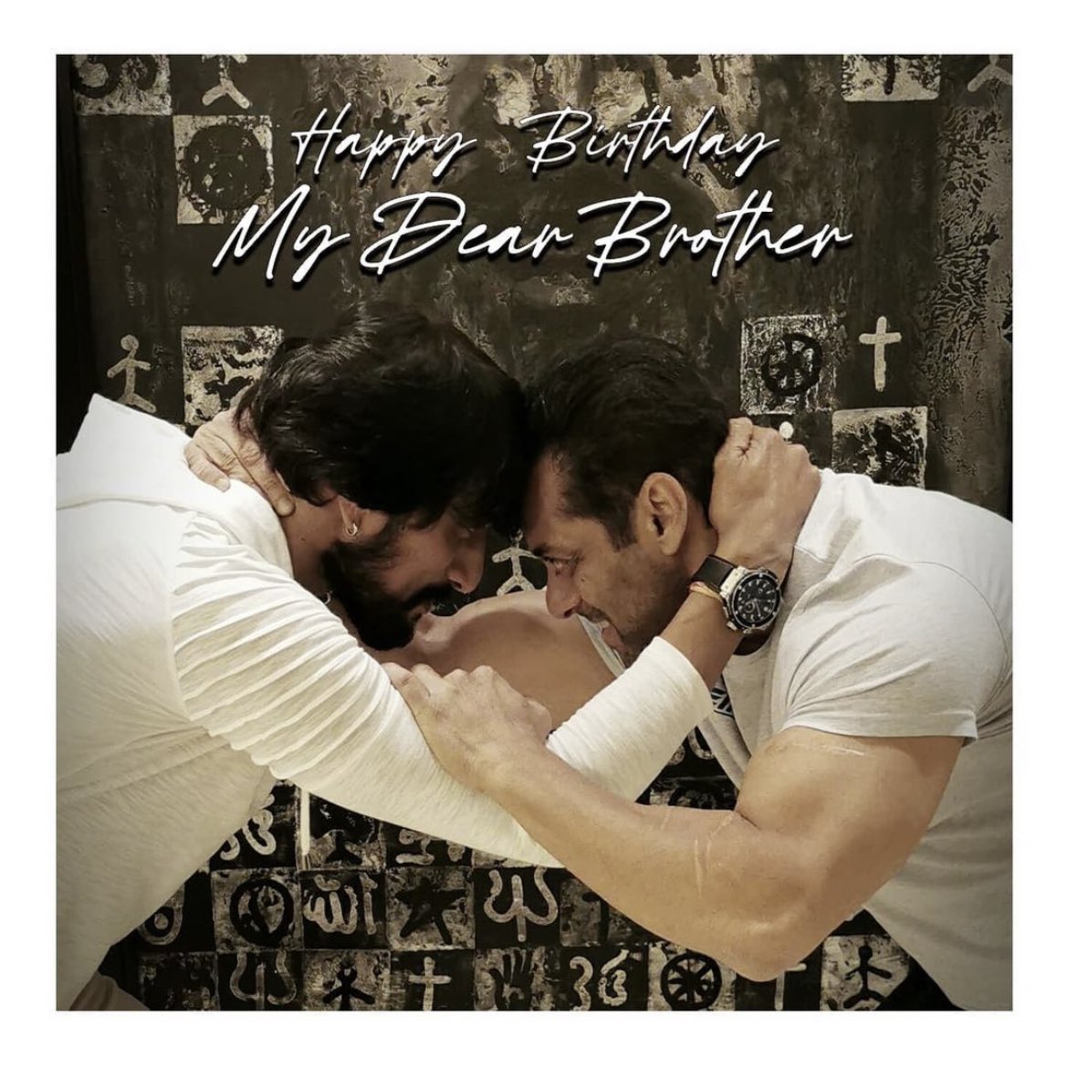 KicchaSudeep's tweet photo. My bestest wishes to u my dear sir and brother @BeingSalmanKhan .
Every moment spent with u is always cherished. Thank u for being the wonderful Human you have always been in our lives.
Happy returns sir.♥️ https://t.co/dTgo97Agx6