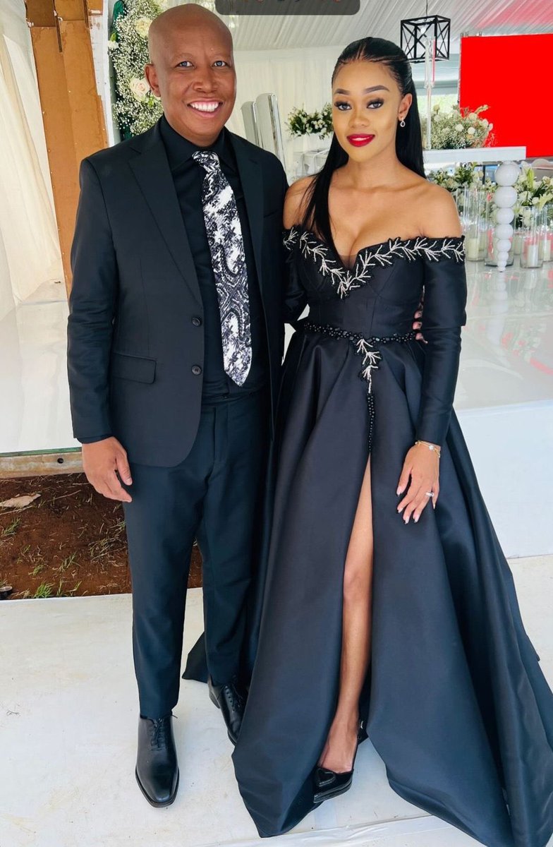 ApostleDeza's tweet image. Today we celebrate 9 Years of Marriage with Timpakgolo @Julius_S_Malema &amp;amp; our Beautiful First Lady! 😍 CIC continues to inspire us on so many levels🥰👏👌🏾 Indeed Love is a Beautiful Thing! 😍🍾🥂