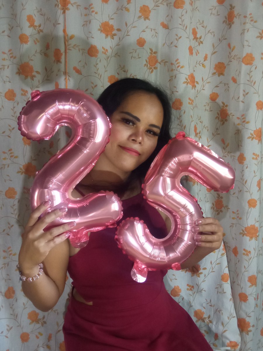ronalynreyes27's tweet photo. #birthday https://t.co/6nw64xpsQx