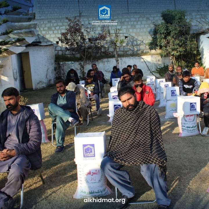 دیر لوئر: مسیحی برادری کے مستحقین میں فوڈ پیکجز تقسیم کئے کئے۔
#AlkhidmatFoundation #foodpackage #distribution