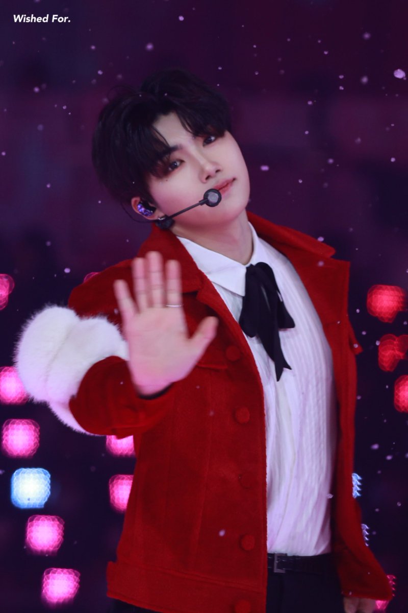 Wished_For_0110's tweet photo. 231225 SBS가요대전

🤍🎄❄️

#박건욱 #건욱 #PARKGUNWOOK #パクゴヌク #제로베이스원 #제베원 #zerobaseone #zb1 #朴乾旭 #gunwook https://t.co/RHGwXWgTwt
