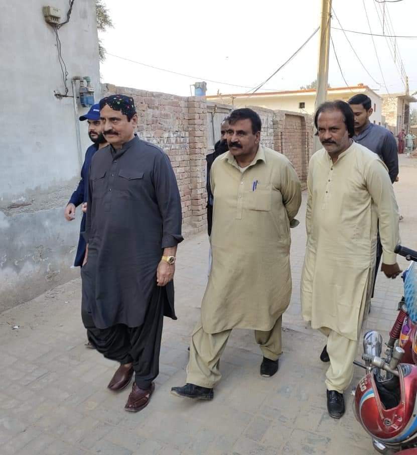 KhetranPP214's tweet photo. سردار محبوب خان کھیتران کی (امیدوار PP-214 MPA) کی PP-214 بستی احمد پور آمد, محمد شاہد ماسٹر کے والد محترم کی وفات پر ایصال ثواب کے لیے فاتحہ خوانی
#PP214
@MaryamNSharif @betterpakistan @NawazSharifMNS @KhawajaMAsif @KhSaad_Rafique @akleghari @AbidSherAli @RanaSanaullahPK https://t.co/w6RysJCmcT