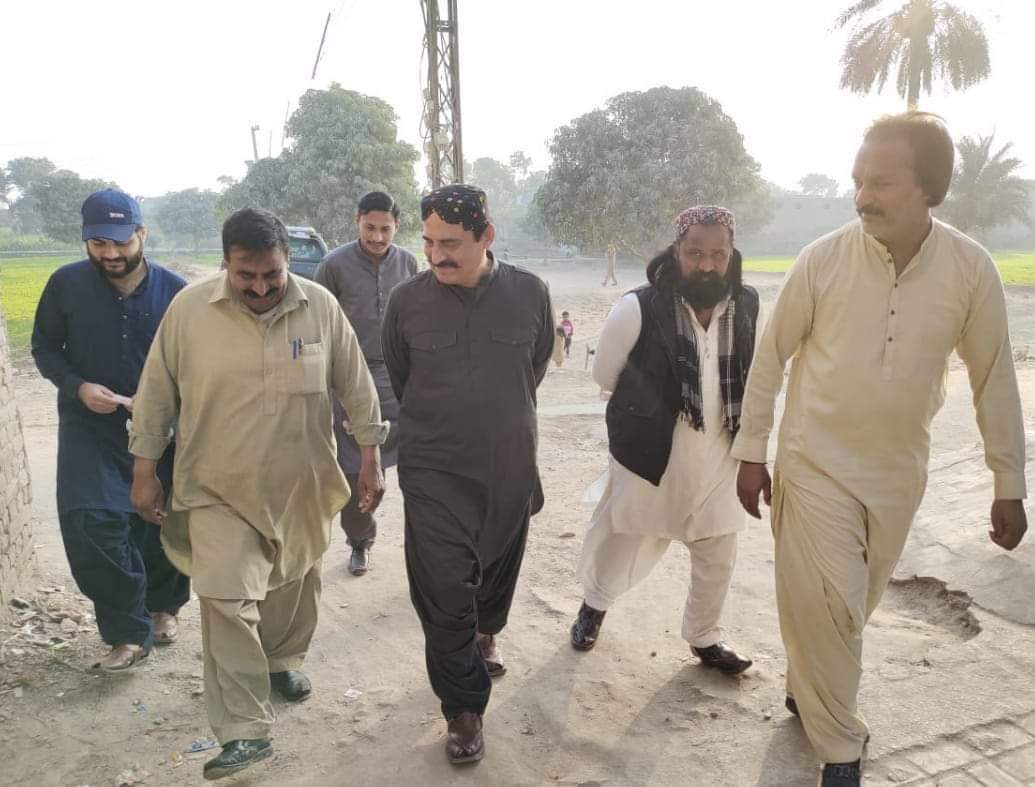 KhetranPP214's tweet photo. سردار محبوب خان کھیتران کی (امیدوار PP-214 MPA) کی PP-214 بستی احمد پور آمد, محمد شاہد ماسٹر کے والد محترم کی وفات پر ایصال ثواب کے لیے فاتحہ خوانی
#PP214
@MaryamNSharif @betterpakistan @NawazSharifMNS @KhawajaMAsif @KhSaad_Rafique @akleghari @AbidSherAli @RanaSanaullahPK https://t.co/w6RysJCmcT