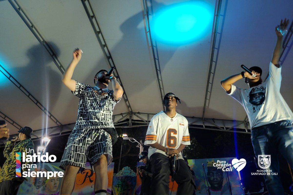 AlcaldiaDeCali's tweet photo. ¡Las mejores rimas en la 'Sucursal del Cielo'!

La batalla por la corona de "El Rey del Freestyle" continúa en la Feria Alternativa de la #FeriaDeCali2023 en la Loma de la Cruz. 

¡Un evento que exalta diferentes expresiones artísticas y culturales! https://t.co/JL1a32hq37