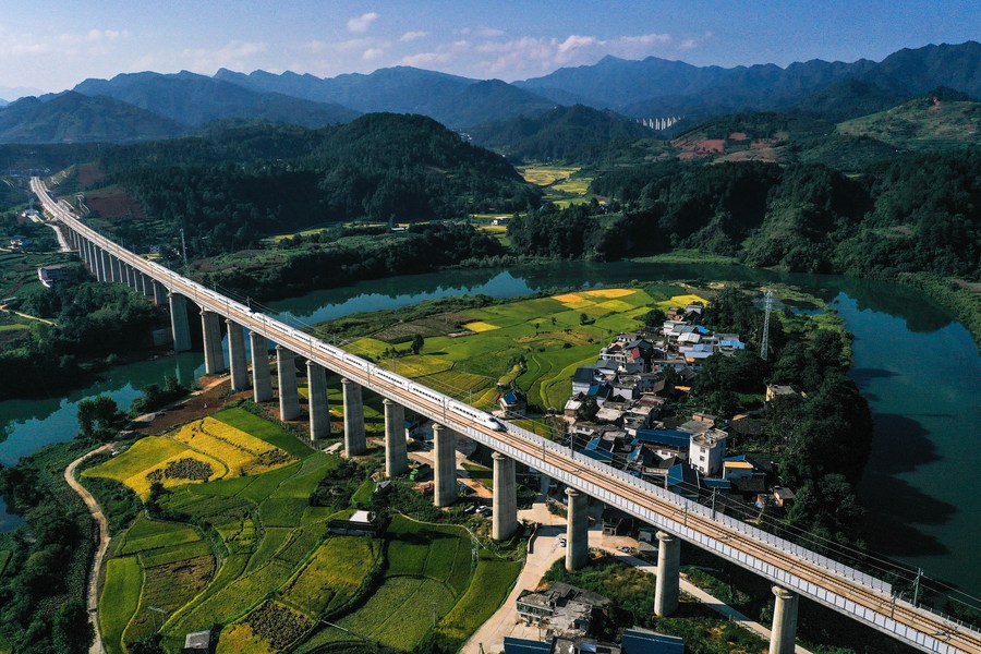 VoiceofPD's tweet image. Every workday, Wang Manman takes the #highspeedtrain from the Chinese city of Tianjin to Beijing, with a journey that takes just around 20 minutes. During the morning rush hour, she has the flexibility to choose from over 10 trains.
Read full: en.people.cn/n3/2023/1227/c…