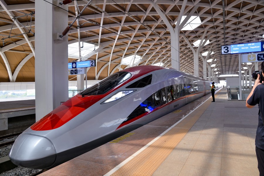 VoiceofPD's tweet image. Every workday, Wang Manman takes the #highspeedtrain from the Chinese city of Tianjin to Beijing, with a journey that takes just around 20 minutes. During the morning rush hour, she has the flexibility to choose from over 10 trains.
Read full: en.people.cn/n3/2023/1227/c…
