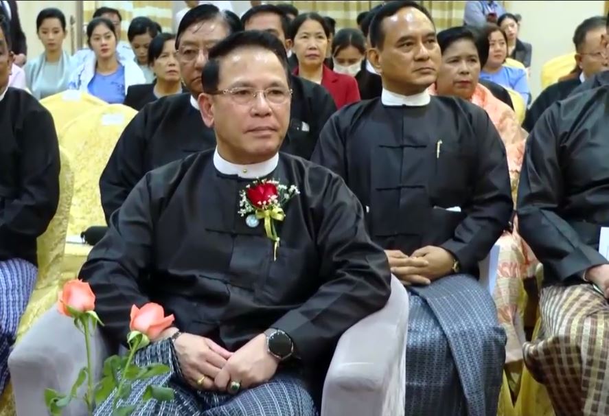 IrrawaddyNews's tweet photo. Amid the escalating civil war in Myanmar, the military junta and Chinese state-owned firm CITIC signed an agreement in Naypyitaw on Tuesday to expedite the resumption of the stalled Kyaukphyu Special Economic Zone and deep-sea port in Rakhine State. 
#WhatsHappeningInMyanmar https://t.co/nY61ekHeSj