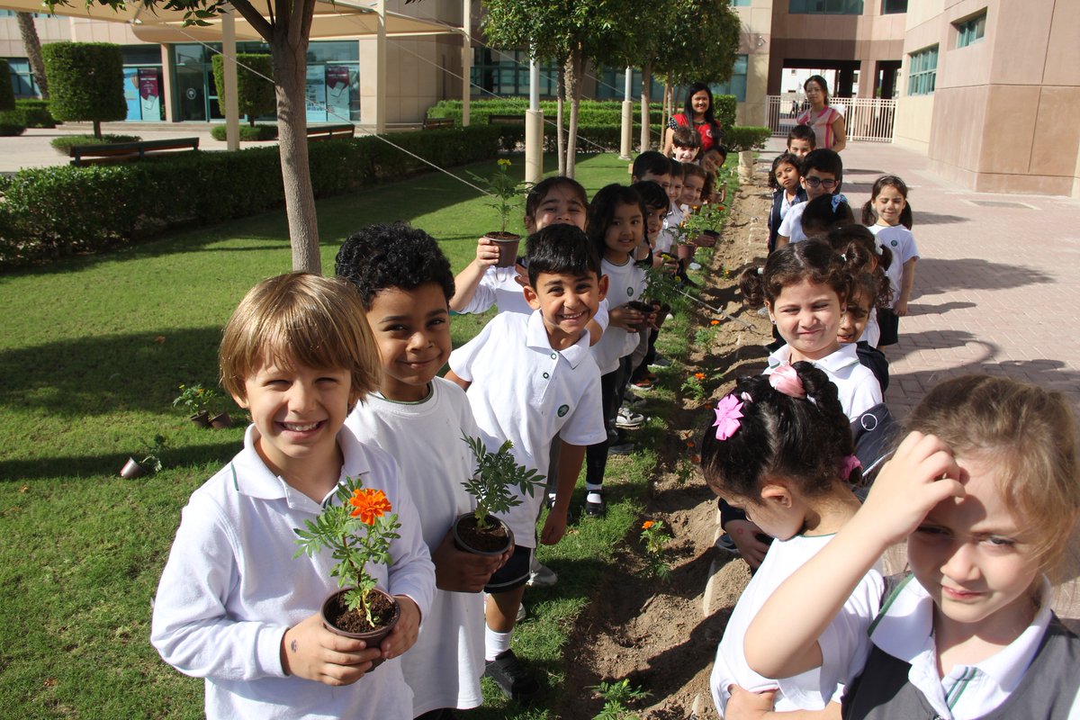 TeachinginDubai's tweet photo. Students at The International School of Choueifat - Doha enjoying the planting activity that the SLO® team organized for them.

#Teaching #Education #SABIS #Recruiting #Dubai #TeachinginDubai #livingthedream #teacher #careers #love https://t.co/lNLlDpsCHp
