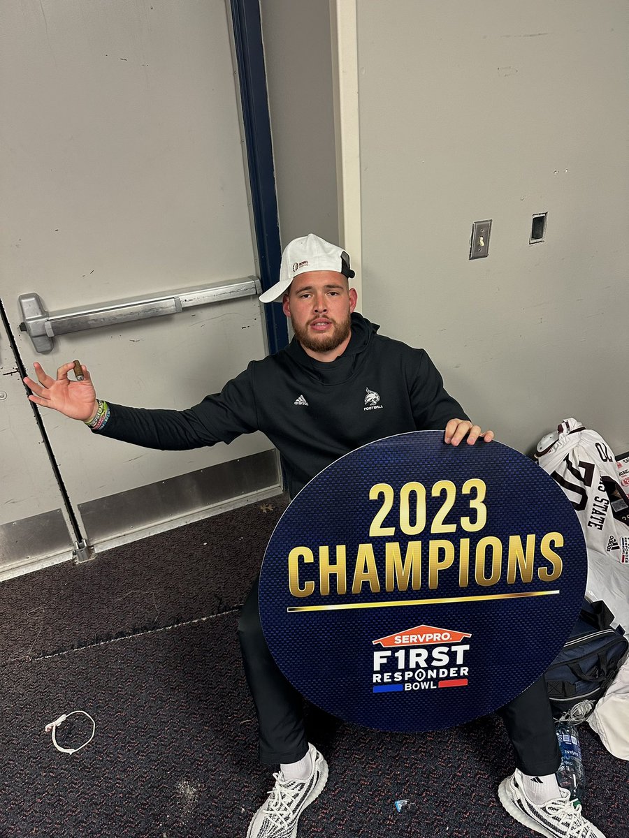 Coach Randy Martinez tweet media