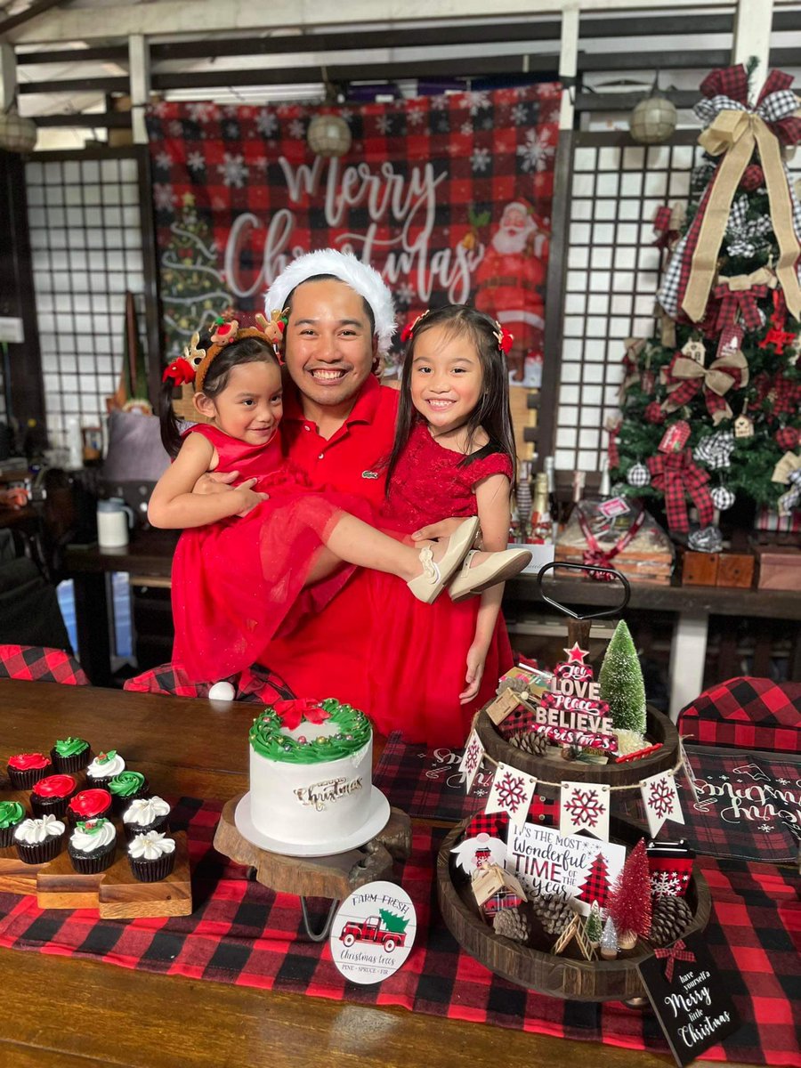 RenzoGuinto's tweet photo. Merry #Christmas 🎄🎁🎅 from #Baobao #Bunita and #Tetet!

#TitoDoc #UncleDoc #ILoveMyNieces #Family #Home 🤗🥰🏠 https://t.co/pHQsZ5ZSnS