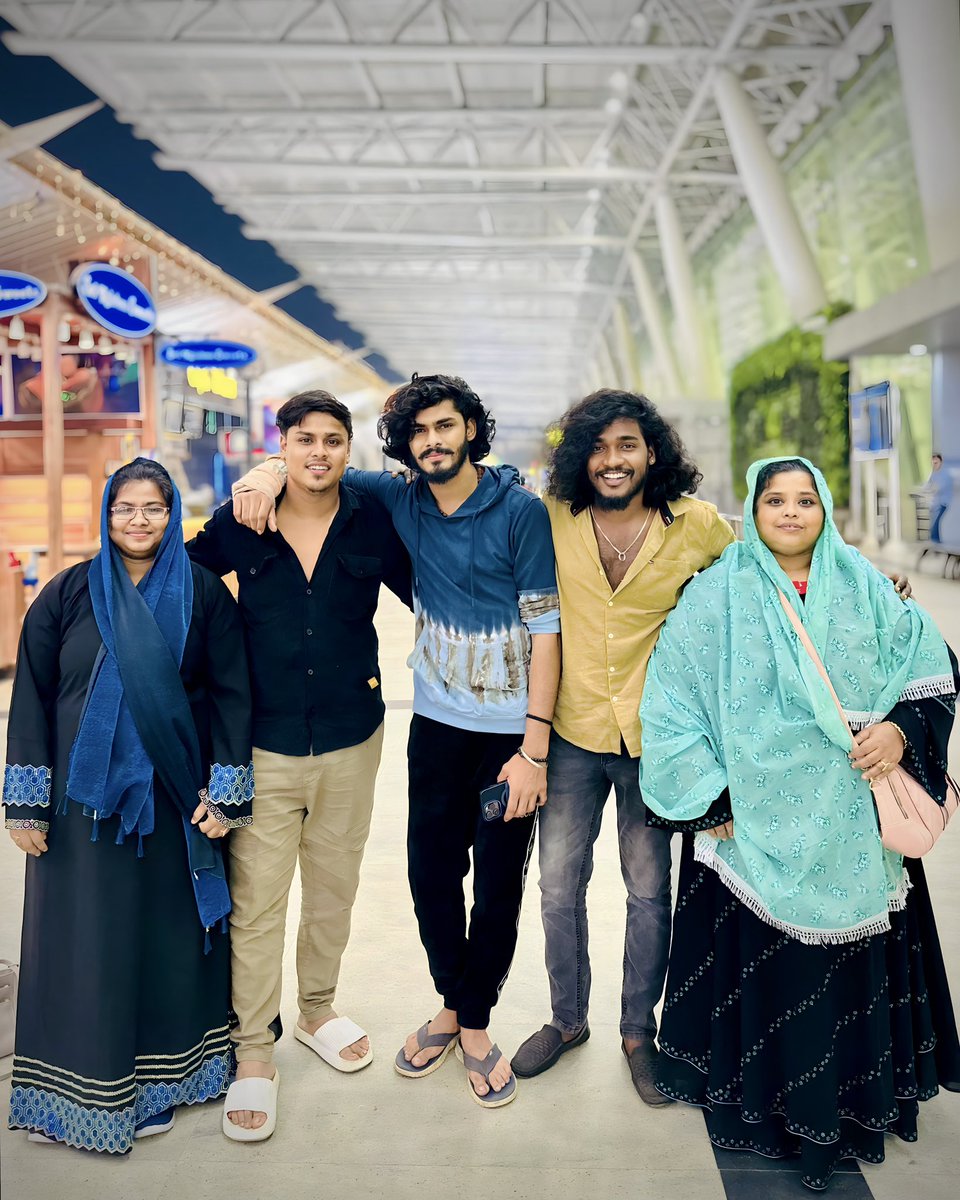 Santhosh_hbk5's tweet image. Family❤️ #santhoshhbk #ttf #ajsquad #ttfvasan #hbk #BiggBossTamil