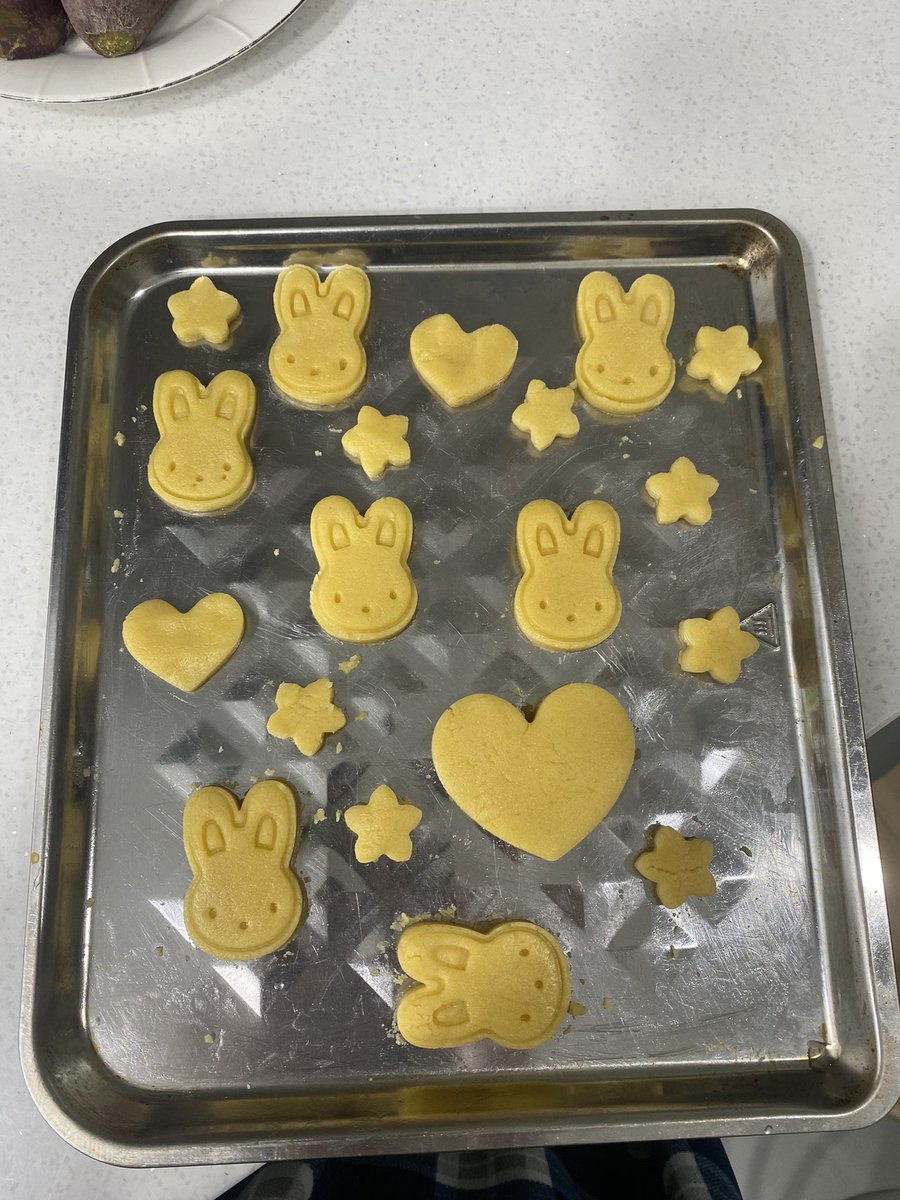 moontuyet07's tweet photo. Making cookies 😋 https://t.co/umoJ05CJHs