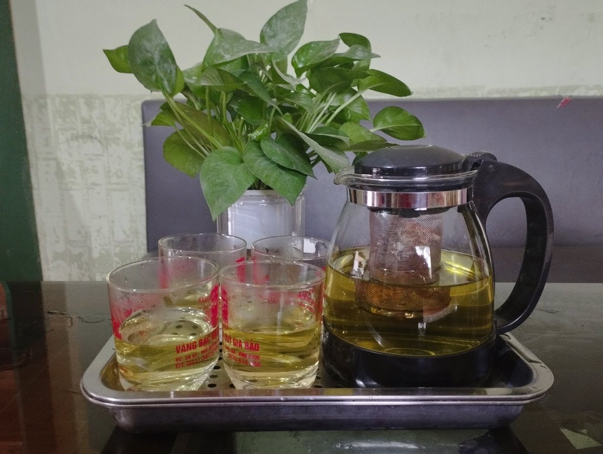 luyen8291's tweet photo. 🤩 Nghe nói anh thích uống trà. Em có ấm rồi.
Anh có chén không... 😂
Chúc ace buổi trưa vui vẻ nhé. Mời ace quá nhà thẩm trà nhé https://t.co/LuJ8IYhvoW