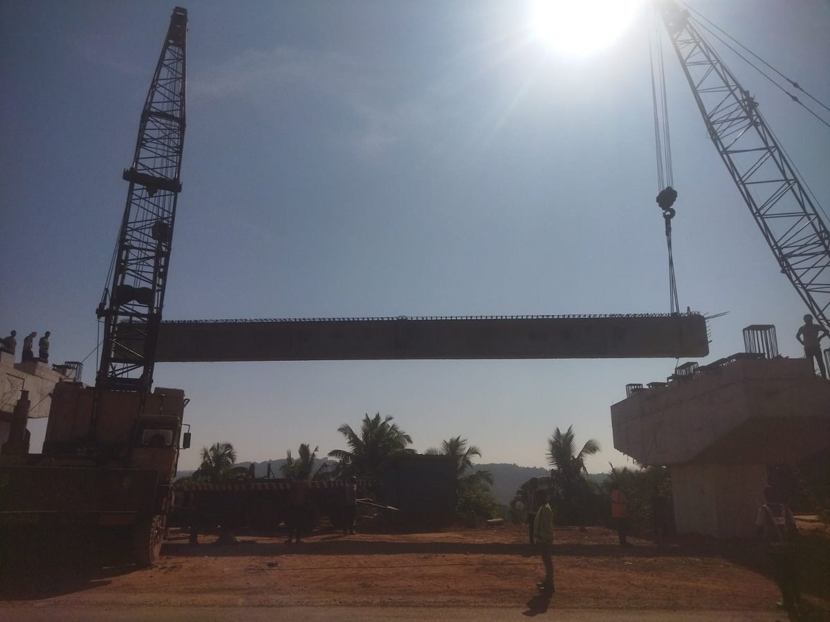 MEIL_Group's tweet photo. In this image, you can see #MEIL teams erecting a Girder for a flyover as part of the #Chengala-#Neeleshwaram six-lane #Roadproject in #Kerala.
#NHAI #GreenFieldHighway #transport https://t.co/aP6EHgmotI