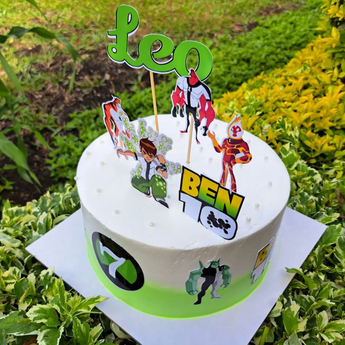 ovenlygraced's tweet photo. Another December baby 😍.
Ben ten themed cake 🥳.

Flavours: Funfetti, Black Currant and Chocolate Mint 😋

Giving you bliss in every bite this festive season 🎊.

#funfetticake #blackcurrantcake #chocolatemintcake #bentencake #benten #cakes #baker #bakery #cakelove #nairobi https://t.co/KwrKKat7xT